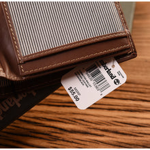 Timberland Men's Hunter Leather Passcase Wallet Trifold Wallet Hybrid D87242